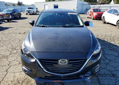 2015 Mazda 3 Grand Touring z USA, uszkodzony, nr VIN JM1BM1W37F1228083